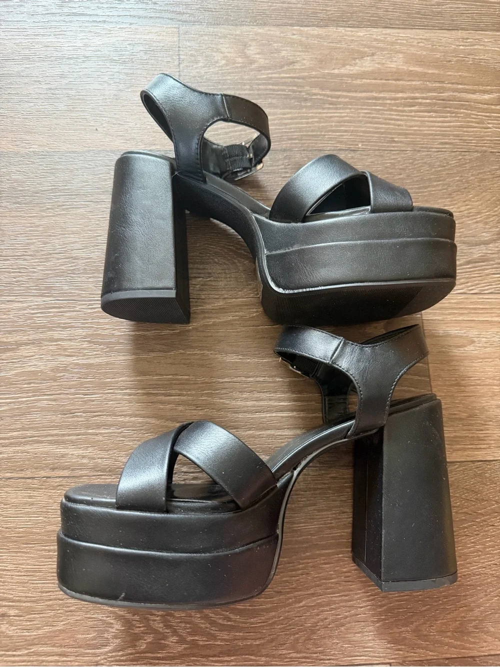 YNOT Chunky Platform Sandals Size 6.5